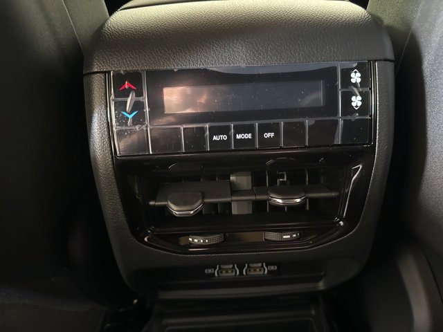 New 2025 Jeep Grand Cherokee L Laredo image 28