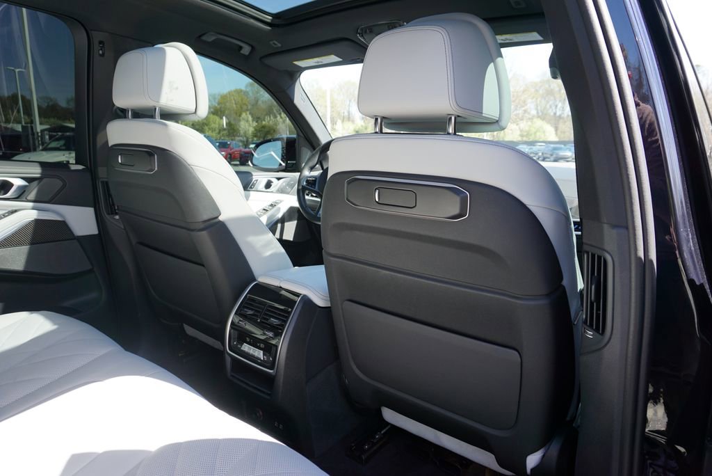 Used 2024 BMW X5 M60i w/ Climate Comfort Package image 25