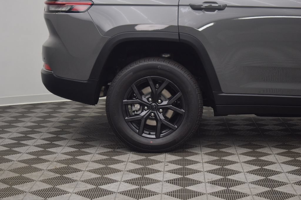 New 2027 Jeep Grand Cherokee Altitude AWD/4WD image 9