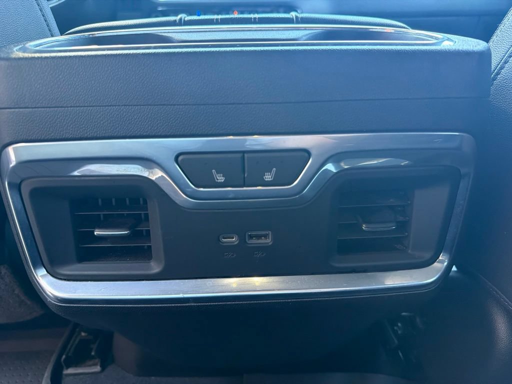 Used 2022 Chevrolet Silverado 1500 High Country w/ High Country Premium Package AWD/4WD image 17