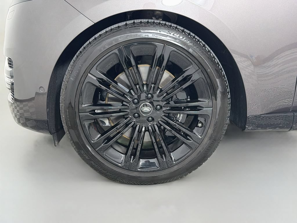 Certified 2025 Land Rover Range Rover SE AWD/4WD image 35