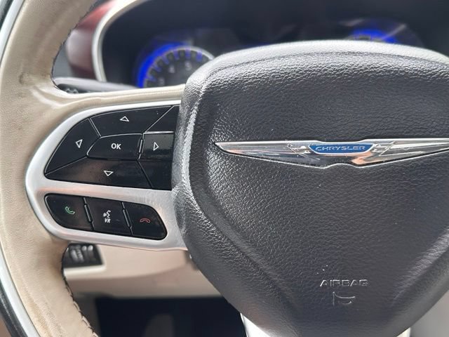 Used 2019 Chrysler Pacifica Limited w/ Tire & Wheel Group FWD image 23