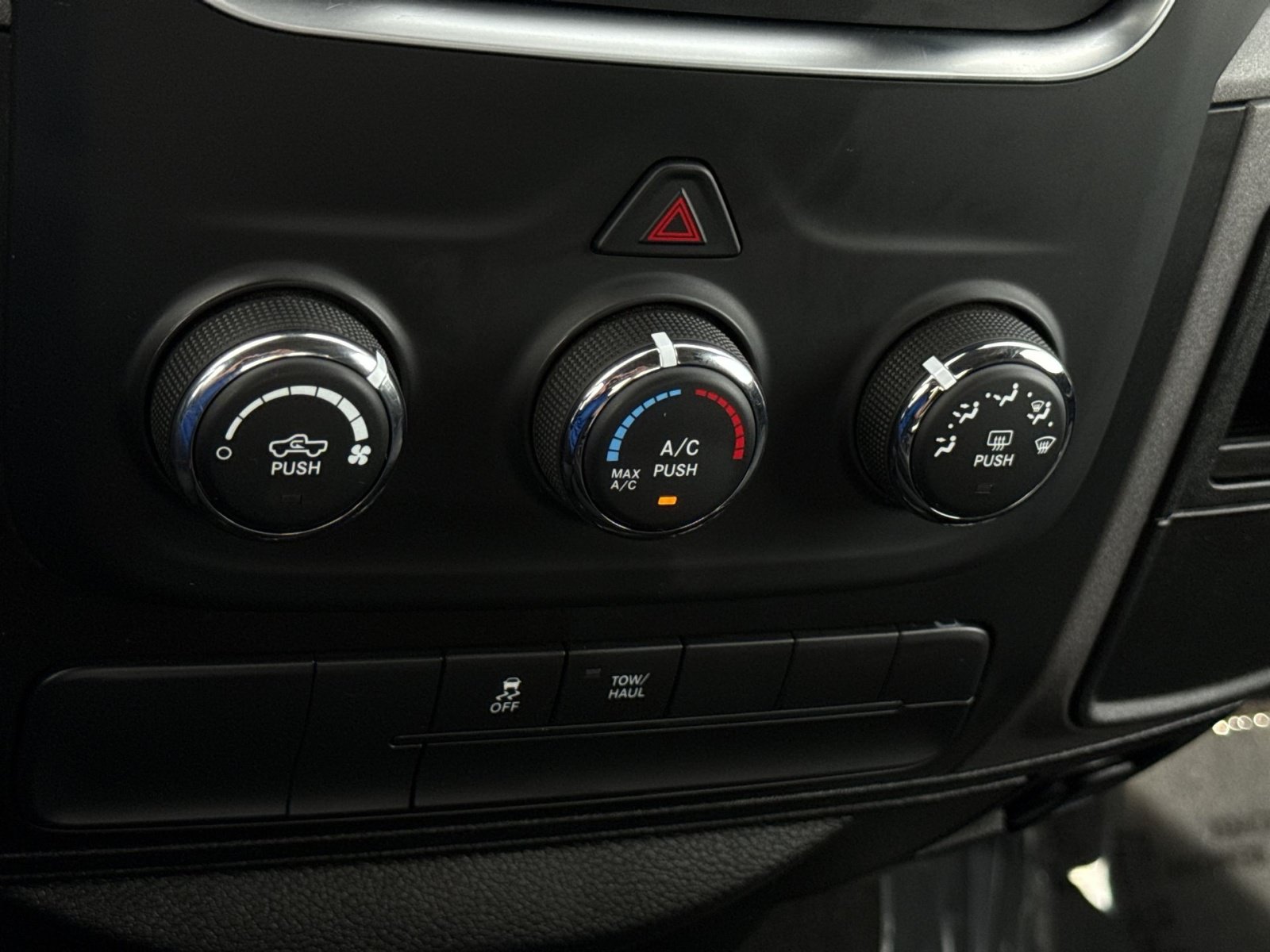 Used 2019 RAM 1500 Express AWD/4WD image 21