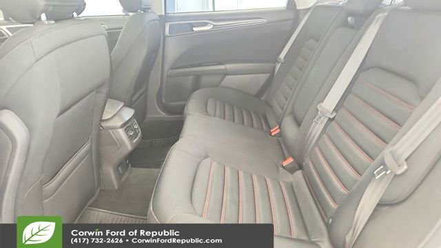 Used 2016 Ford Fusion SE image 22