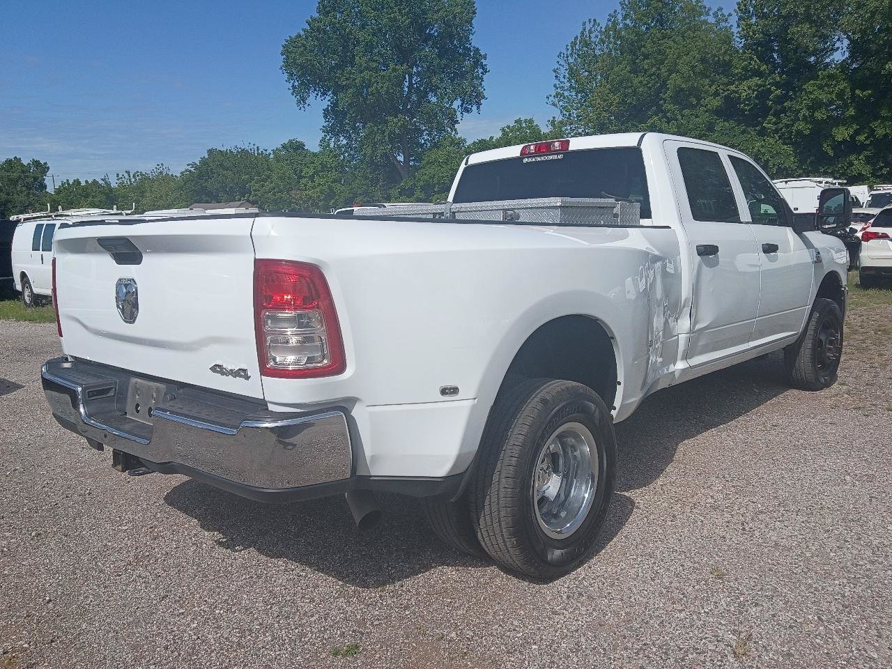 Used 2024 RAM 3500 Tradesman w/ Chrome Appearance Group AWD/4WD image 5