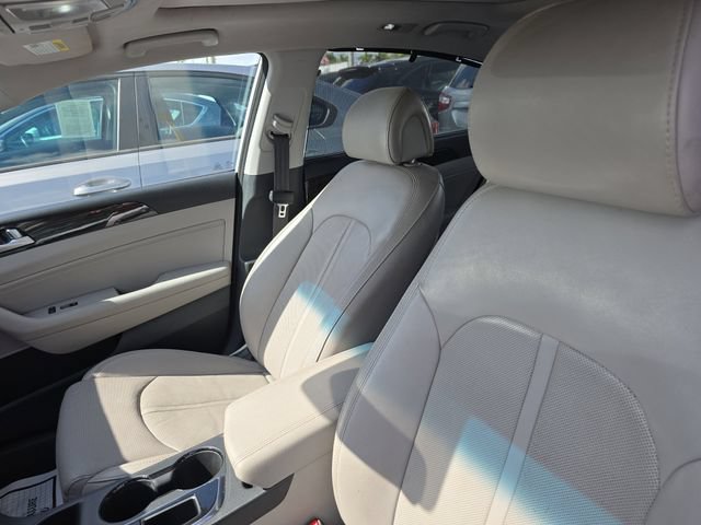 Used 2015 Hyundai Sonata Limited w/ Option Group 05 FWD image 18