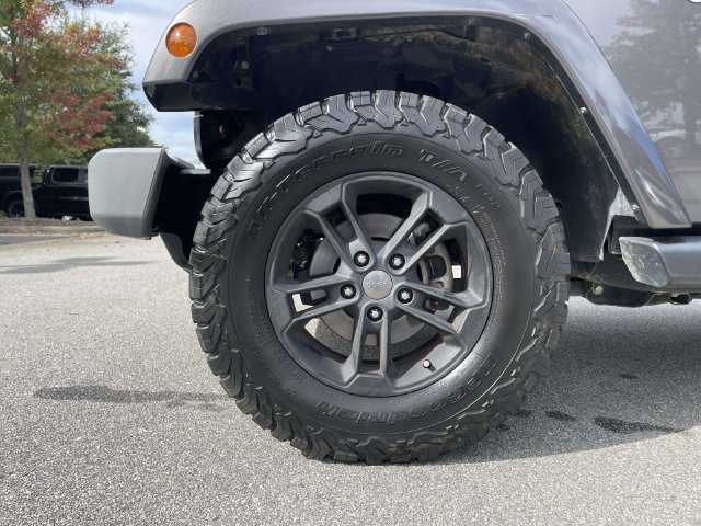 Used 2017 Jeep Wrangler Unlimited Sahara w/ Connectivity Group AWD/4WD image 9