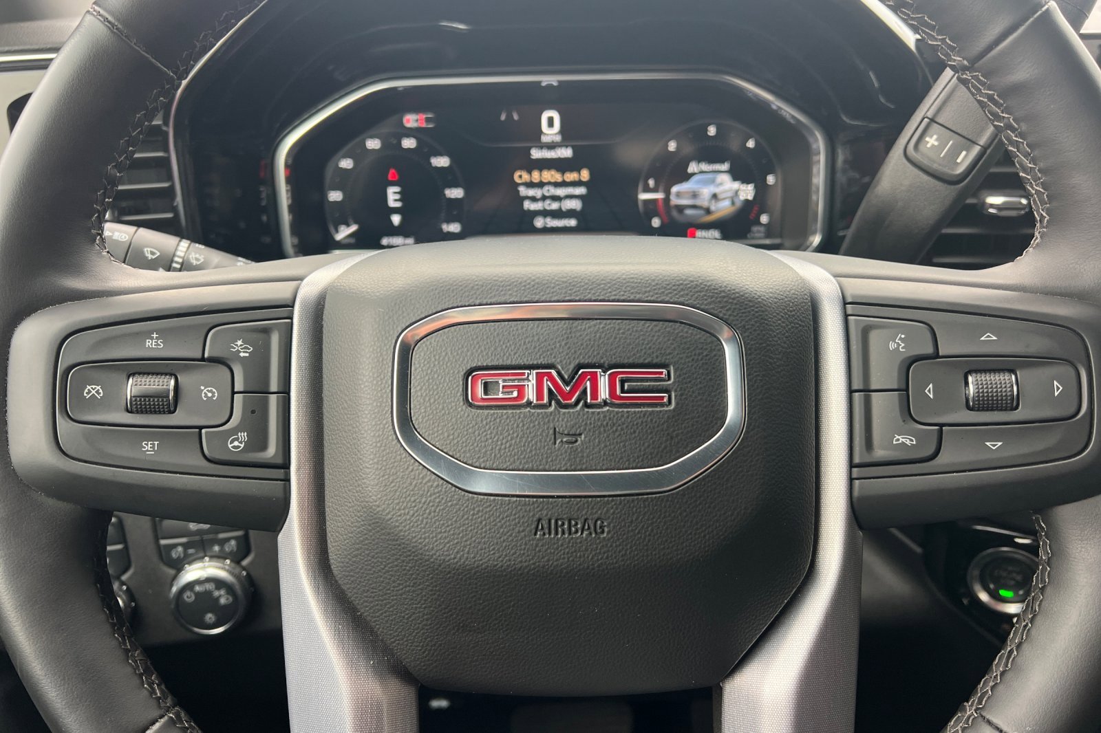 Used 2025 GMC Sierra 1500 SLE image 31