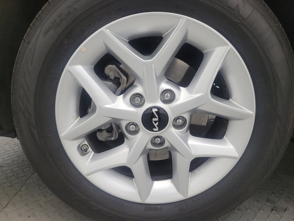 Used 2025 Kia Soul S FWD image 31