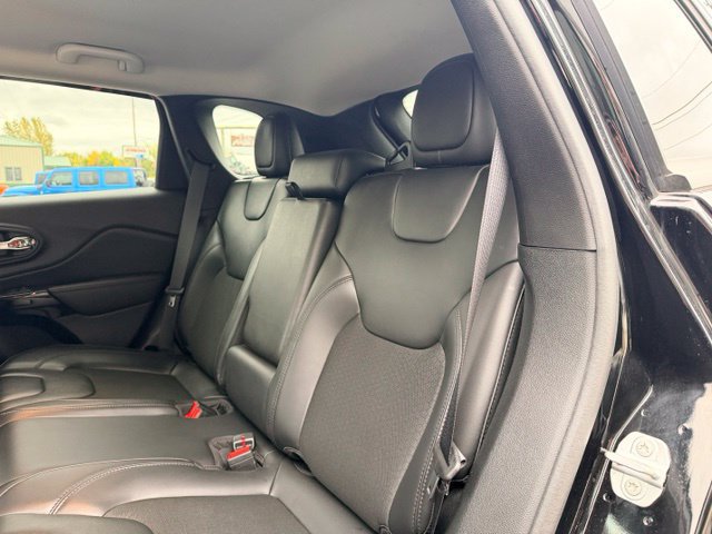Used 2020 Jeep Cherokee Latitude Plus AWD/4WD image 22