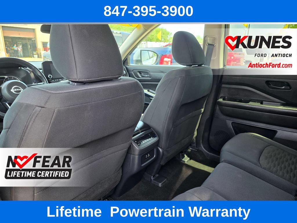 Used 2025 Nissan Pathfinder SV FWD image 24