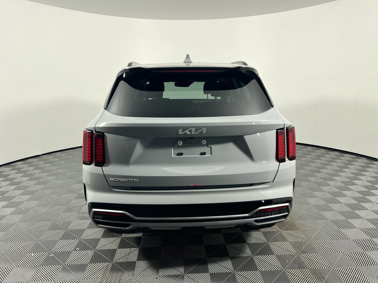 Used 2022 Kia Sorento EX w/ Panoramic Sunroof Package FWD image 4