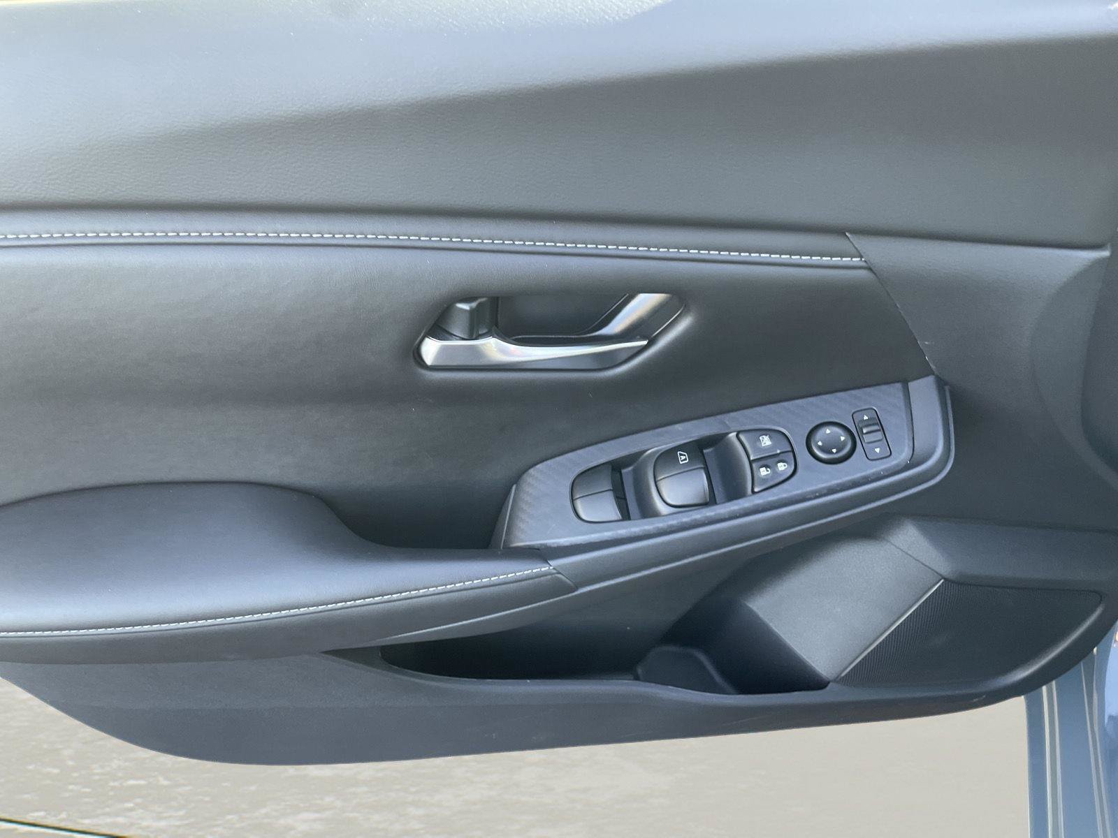 Used 2025 Nissan Sentra SV w/ All-Weather Package FWD image 25