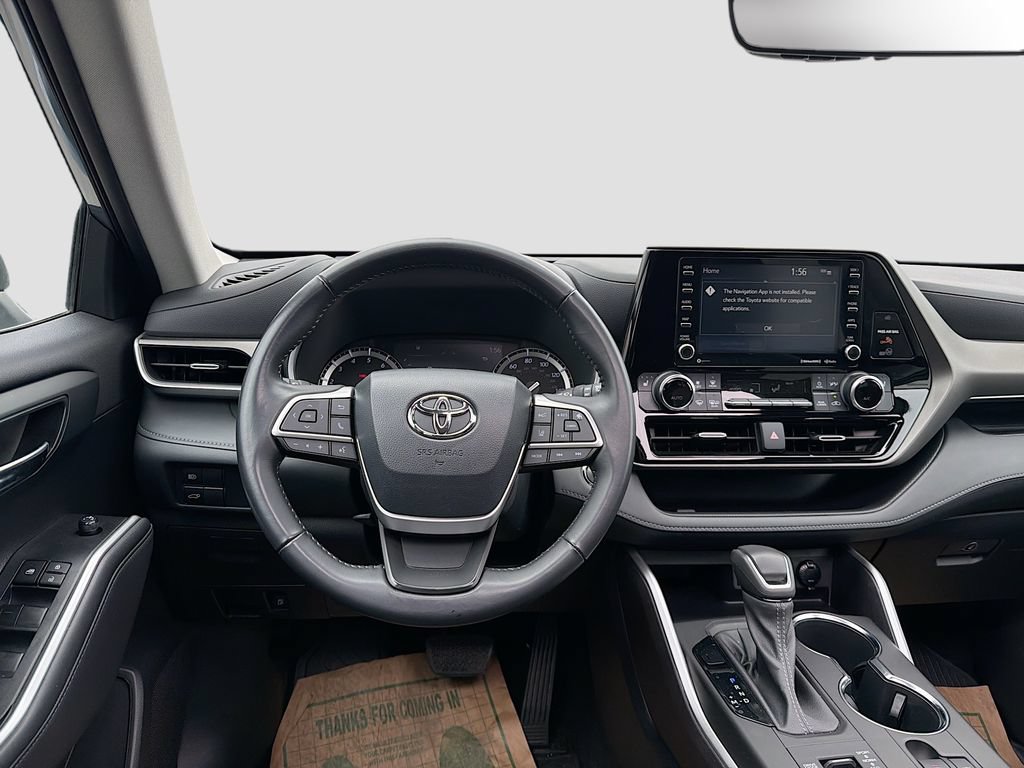 Used 2022 Toyota Highlander XLE AWD/4WD image 24