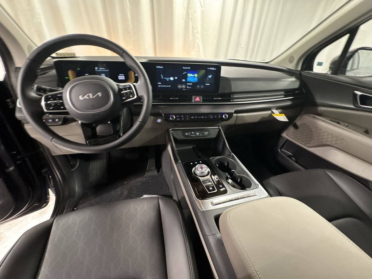 New 2026 Kia Carnival EX image 12