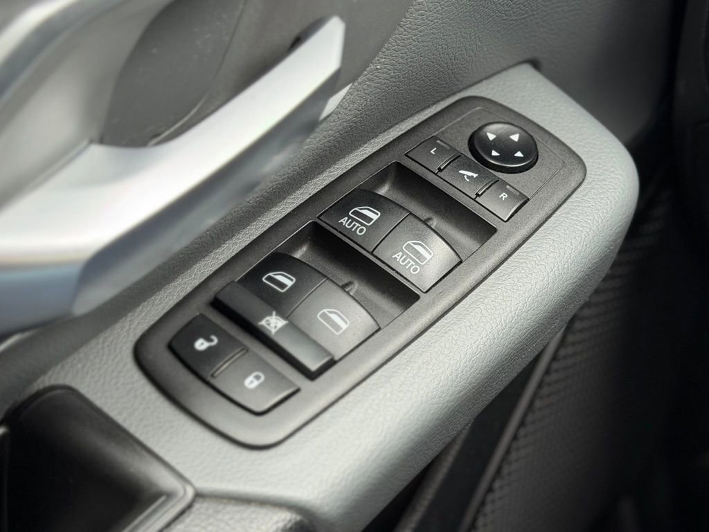 Used 2021 RAM 1500 Big Horn image 21