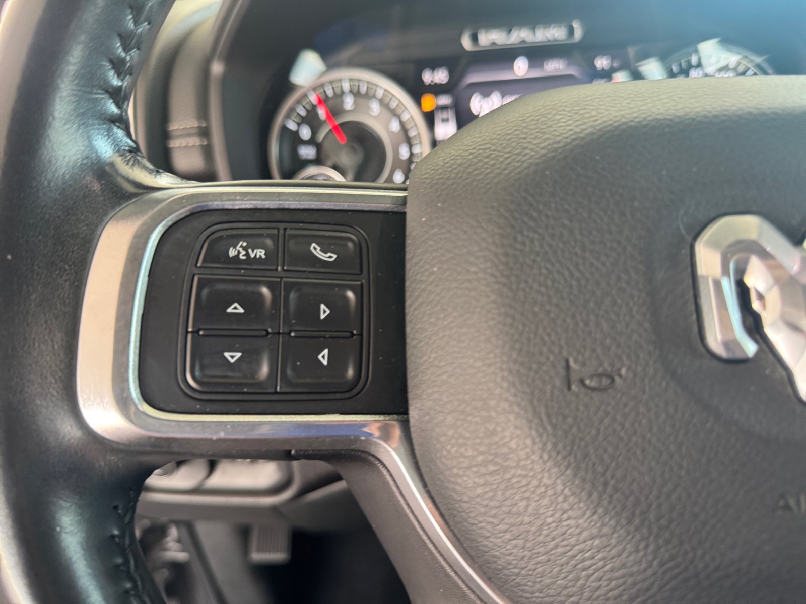 Used 2022 RAM 2500 Laramie AWD/4WD image 17
