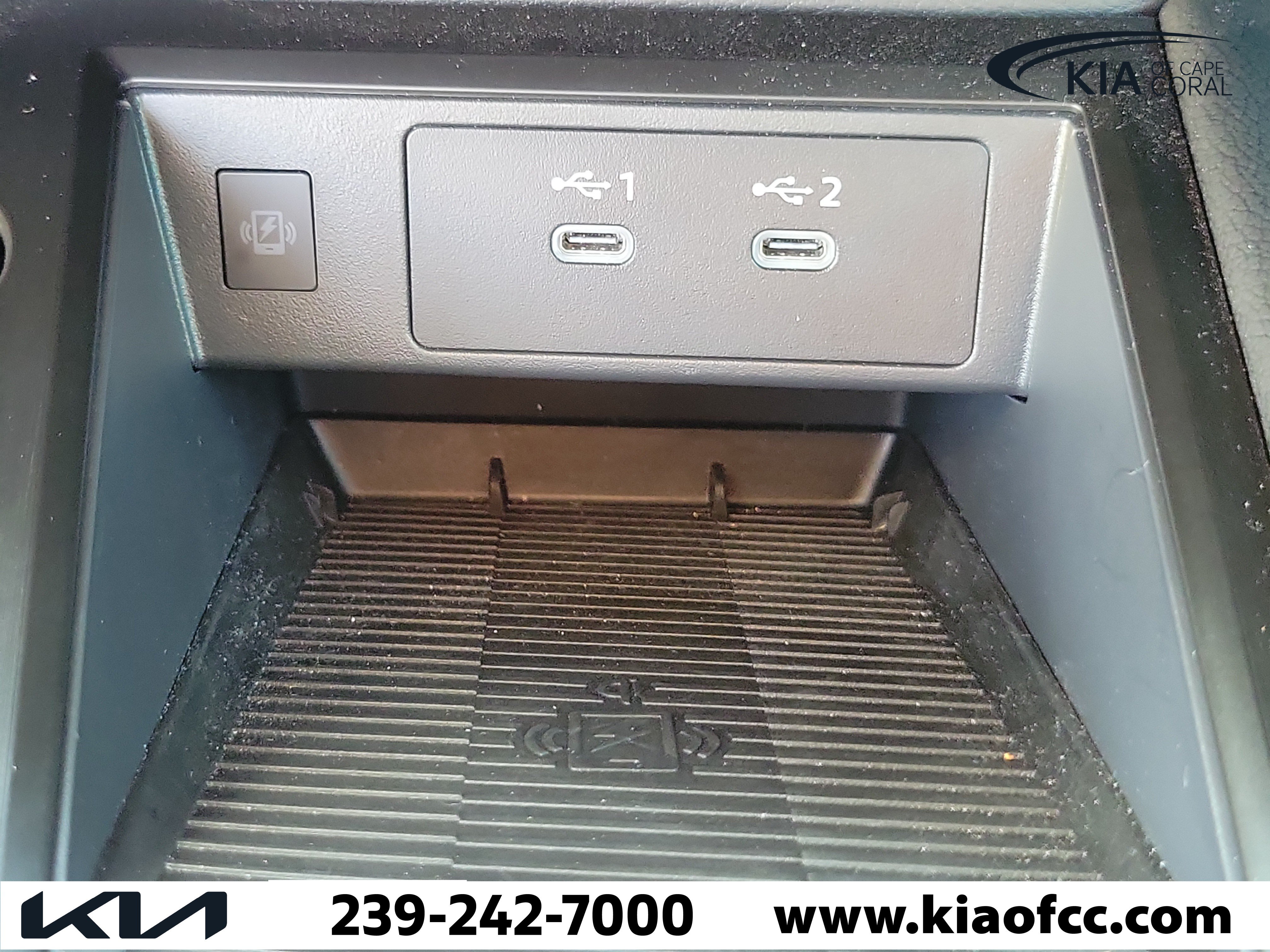 Used 2025 Nissan Kicks SR FWD image 28