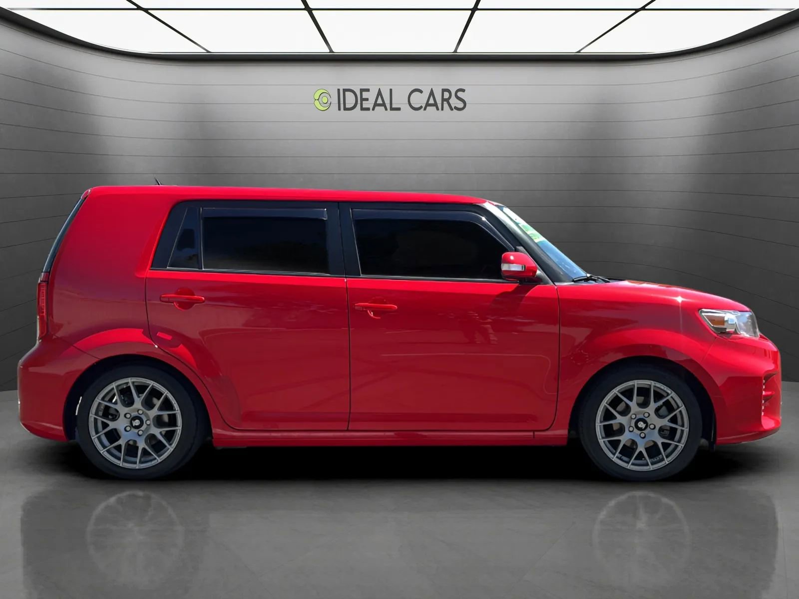 Used 2014 Scion xB FWD image 4