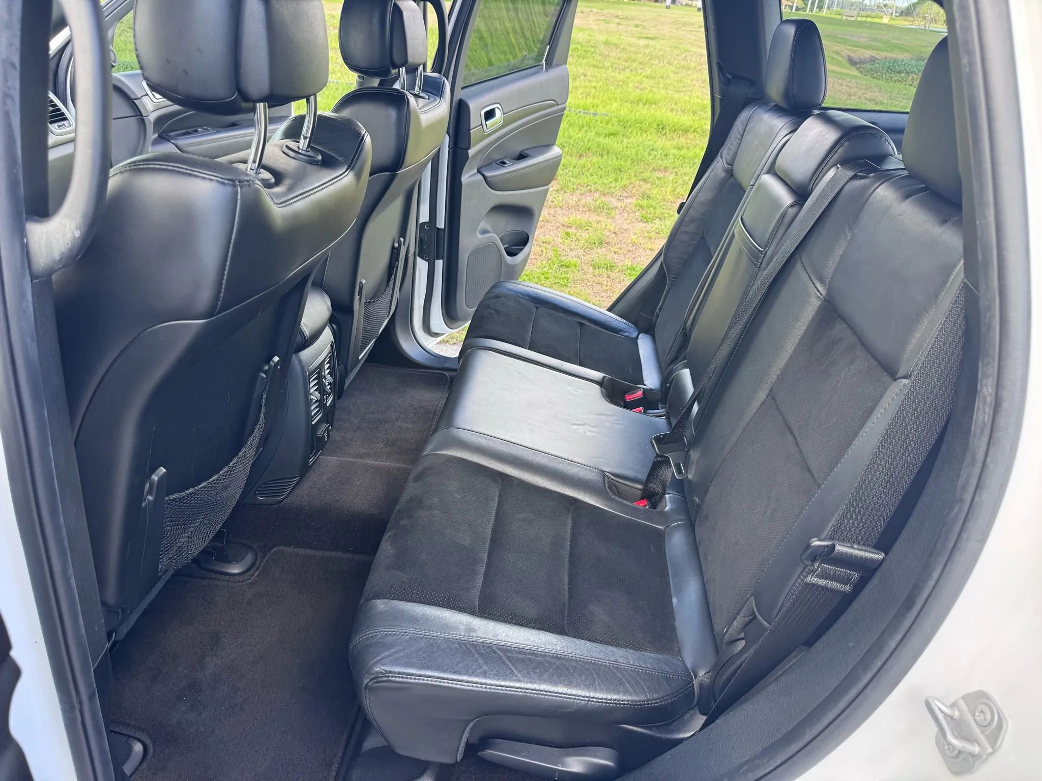 Used 2018 Jeep Grand Cherokee Altitude image 14