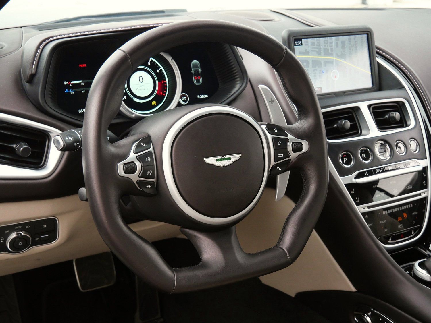 Used 2023 Aston Martin DB11 Coupe image 11