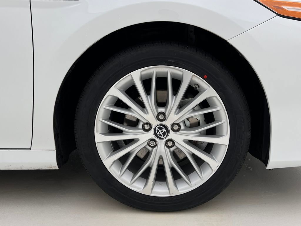 Used 2019 Toyota Camry XLE image 28
