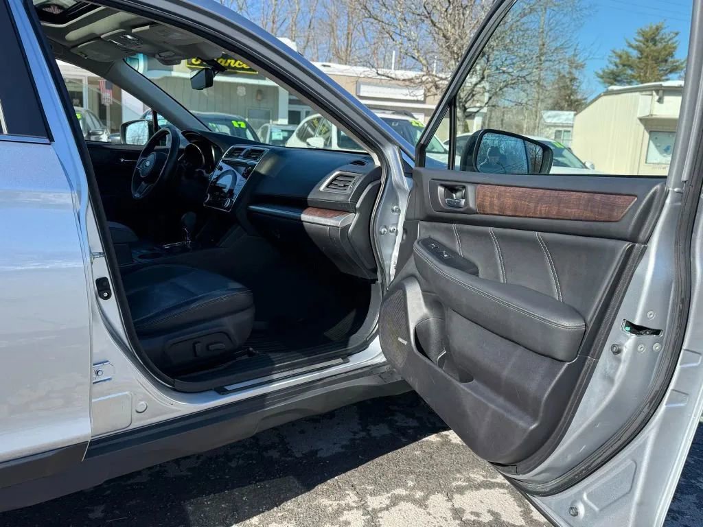 Used 2019 Subaru Outback 2.5i Limited AWD/4WD image 23