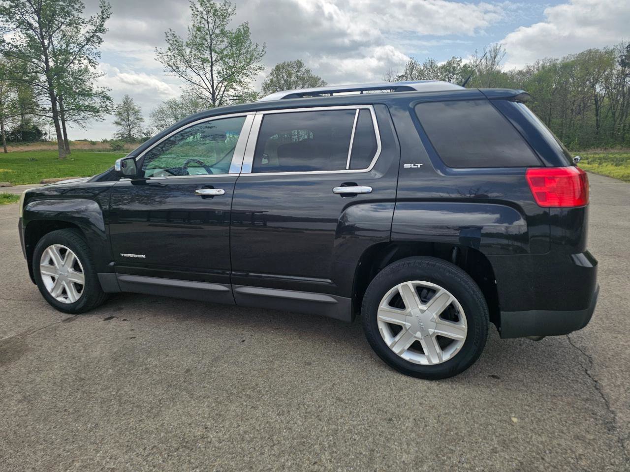 Used 2011 GMC Terrain SLT w/ Cargo Package AWD/4WD image 9