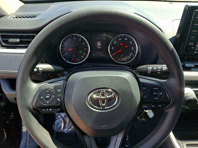 Certified 2021 Toyota RAV4 LE AWD/4WD image 13