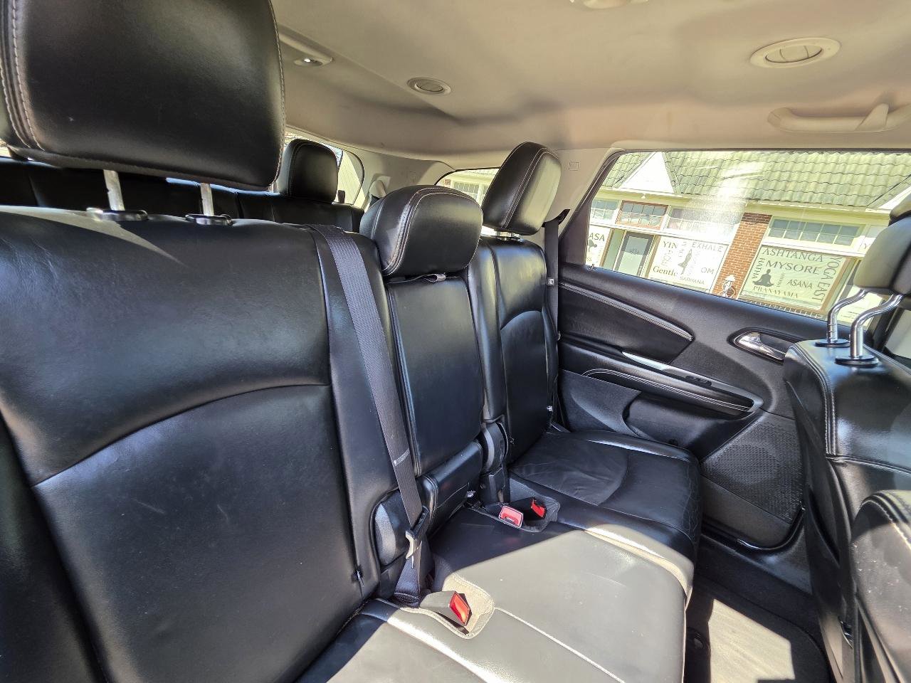 Used 2015 Dodge Journey SXT w/ Flexible Seating Group image 38