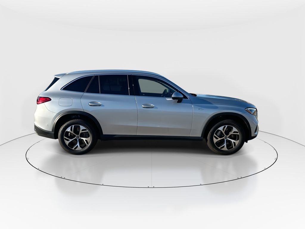 Used 2025 Mercedes-Benz GLC 350e 4MATIC image 9