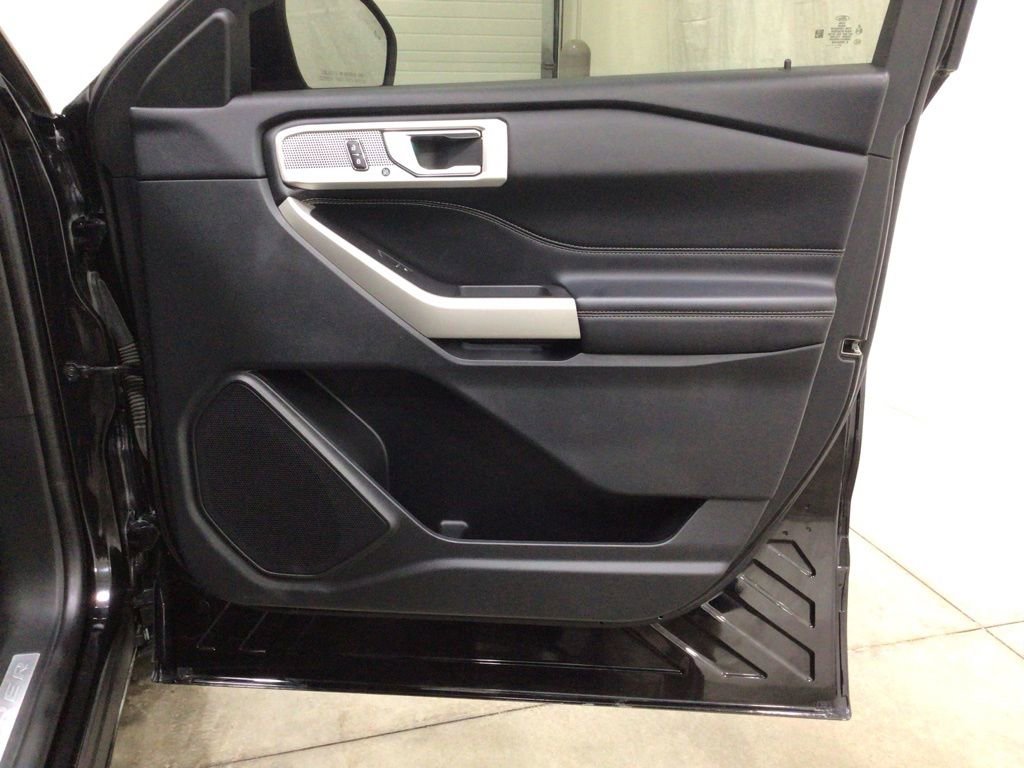 Used 2022 Ford Explorer Limited image 42