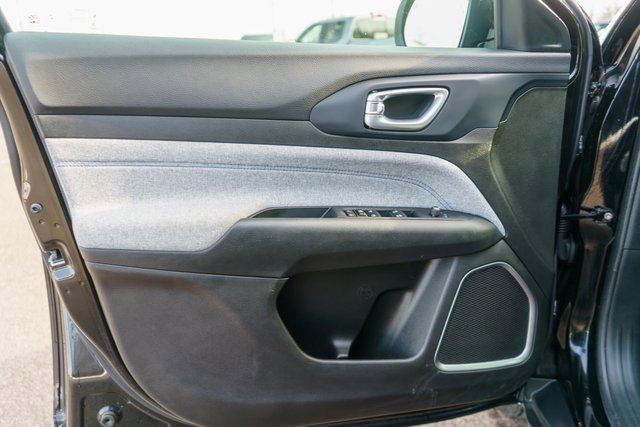 Used 2022 Jeep Compass Latitude w/ Convenience Group image 19