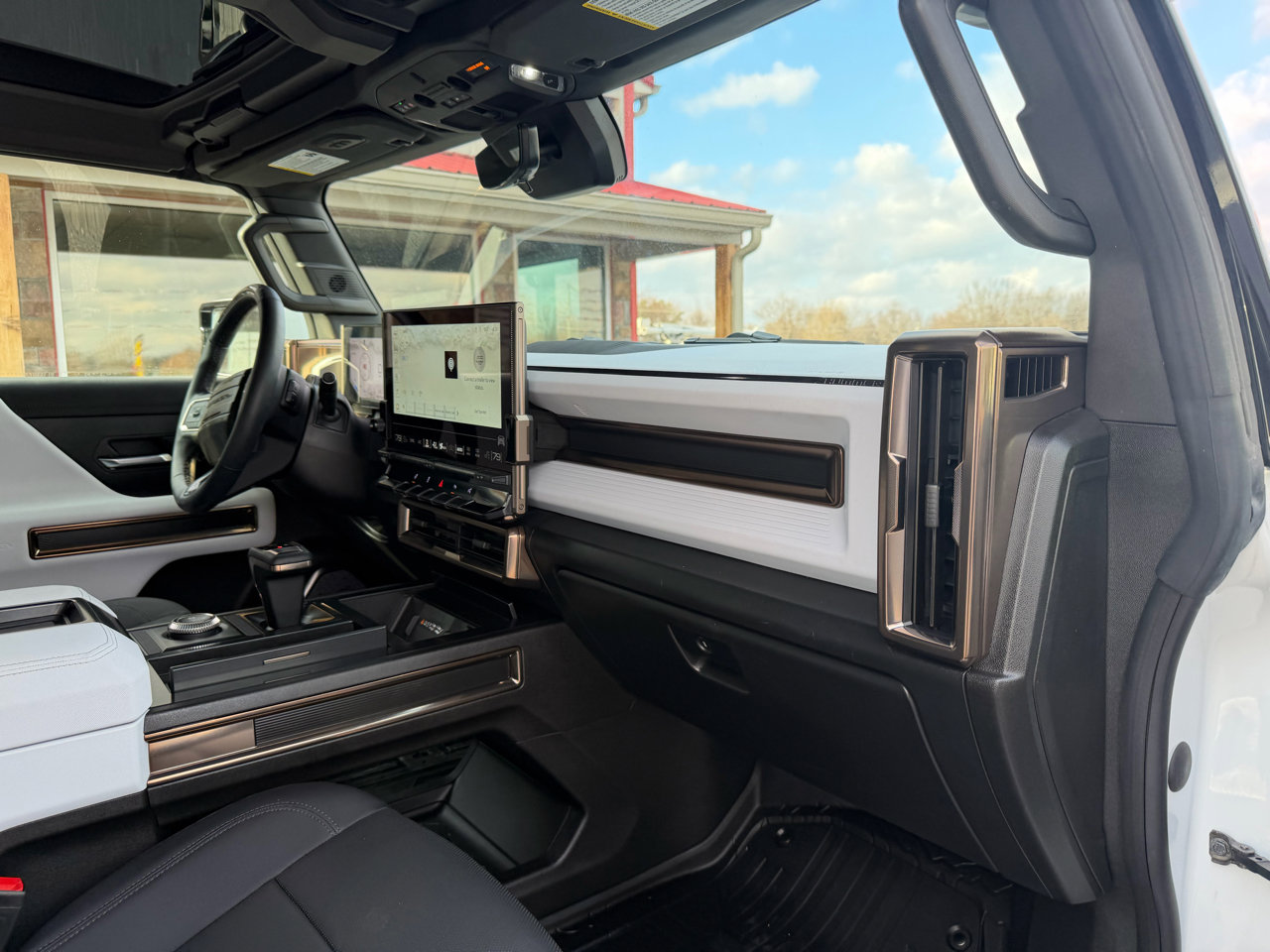 Used 2025 GMC Hummer EV 2X w/ LPO, Cargo Utility Package image 25