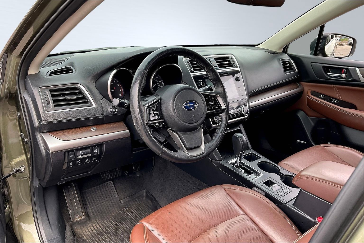 Used 2019 Subaru Outback 2.5i Touring w/ Popular Package #3A image 12