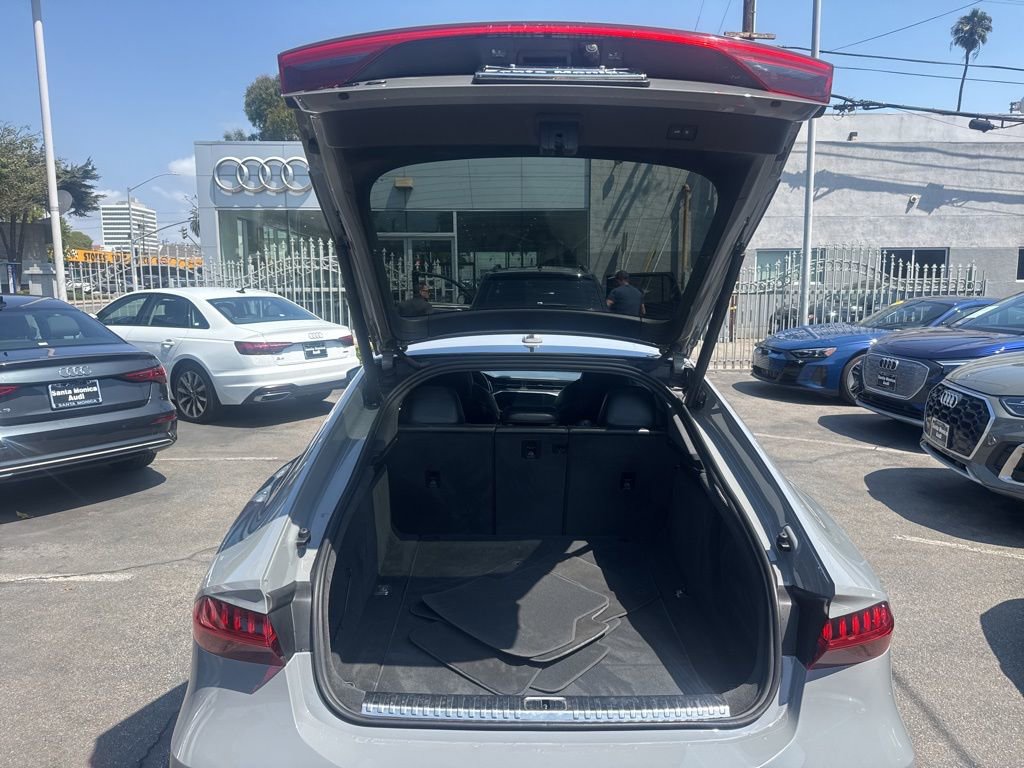 Used 2021 Audi RS 7 Sportback w/ RS 7 Executive Package image 38