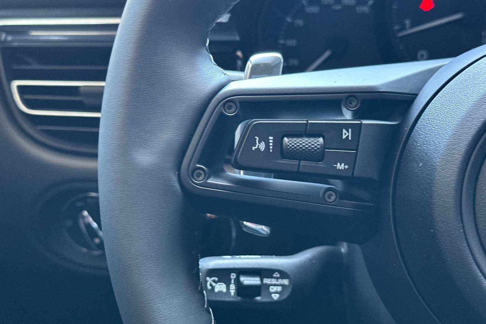 New 2026 Porsche Macan AWD/4WD image 30