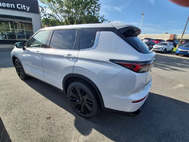 New 2026 Mitsubishi Outlander LE FWD image 5