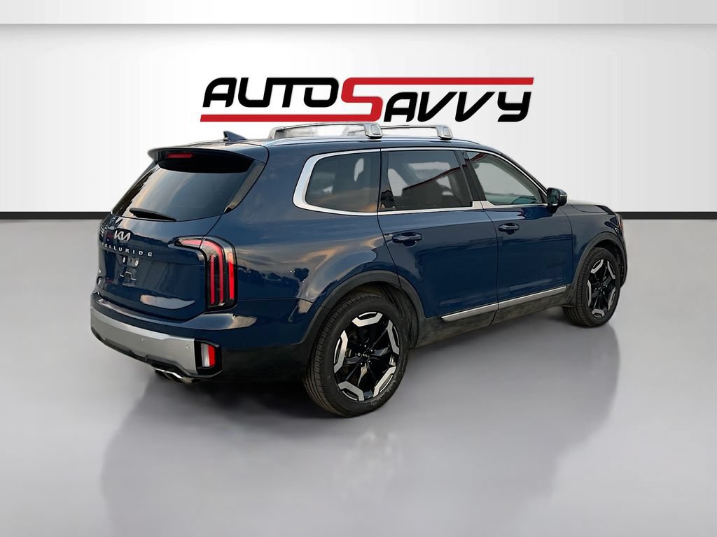 Used 2023 Kia Telluride EX w/ EX Captain's Chair Package FWD image 7