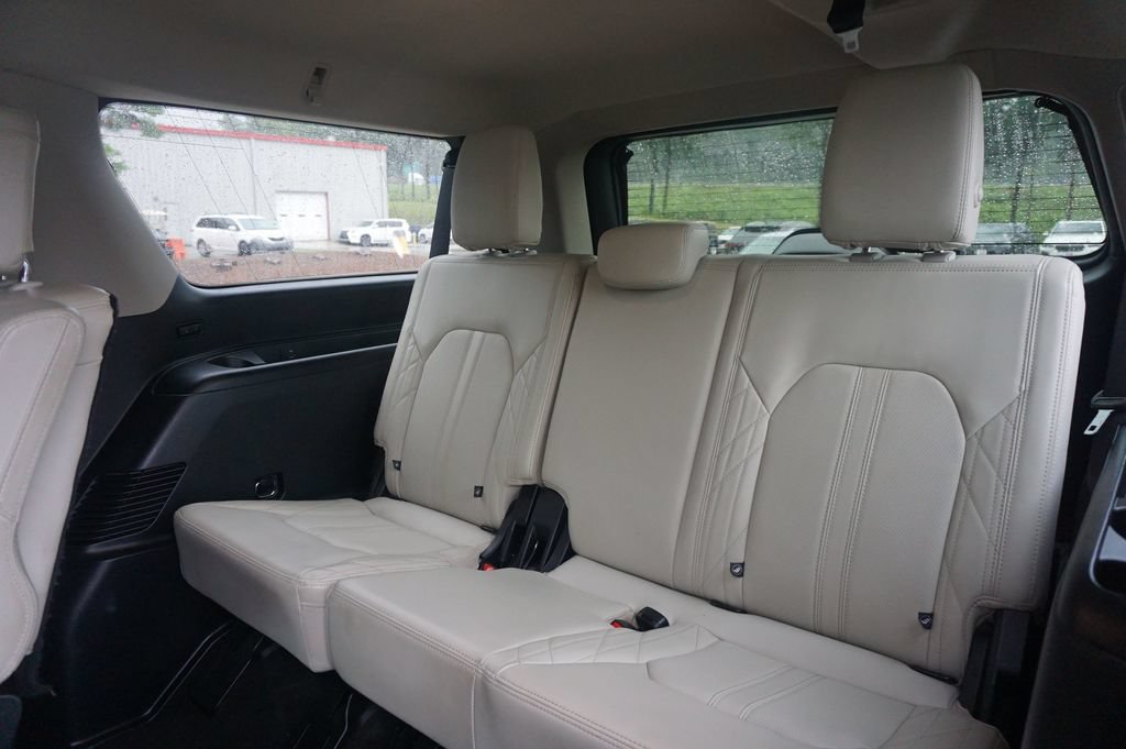 Used 2021 Ford Expedition Max Platinum AWD/4WD image 18