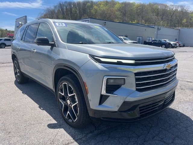 Used 2025 Chevrolet Traverse High Country w/ LPO, Floor Liner Package AWD/4WD image 3