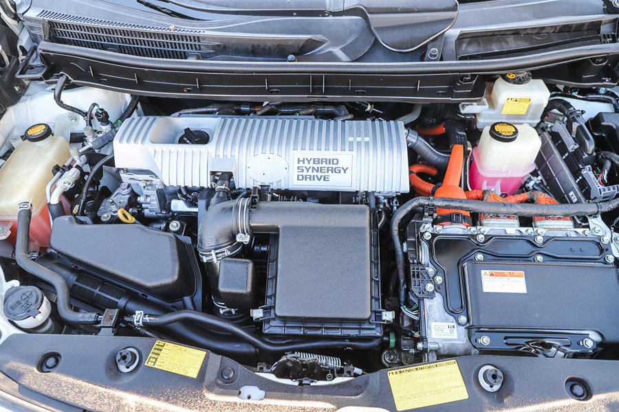 Used 2013 Toyota Prius Four w/ Deluxe Solar Roof Pkg FWD image 30