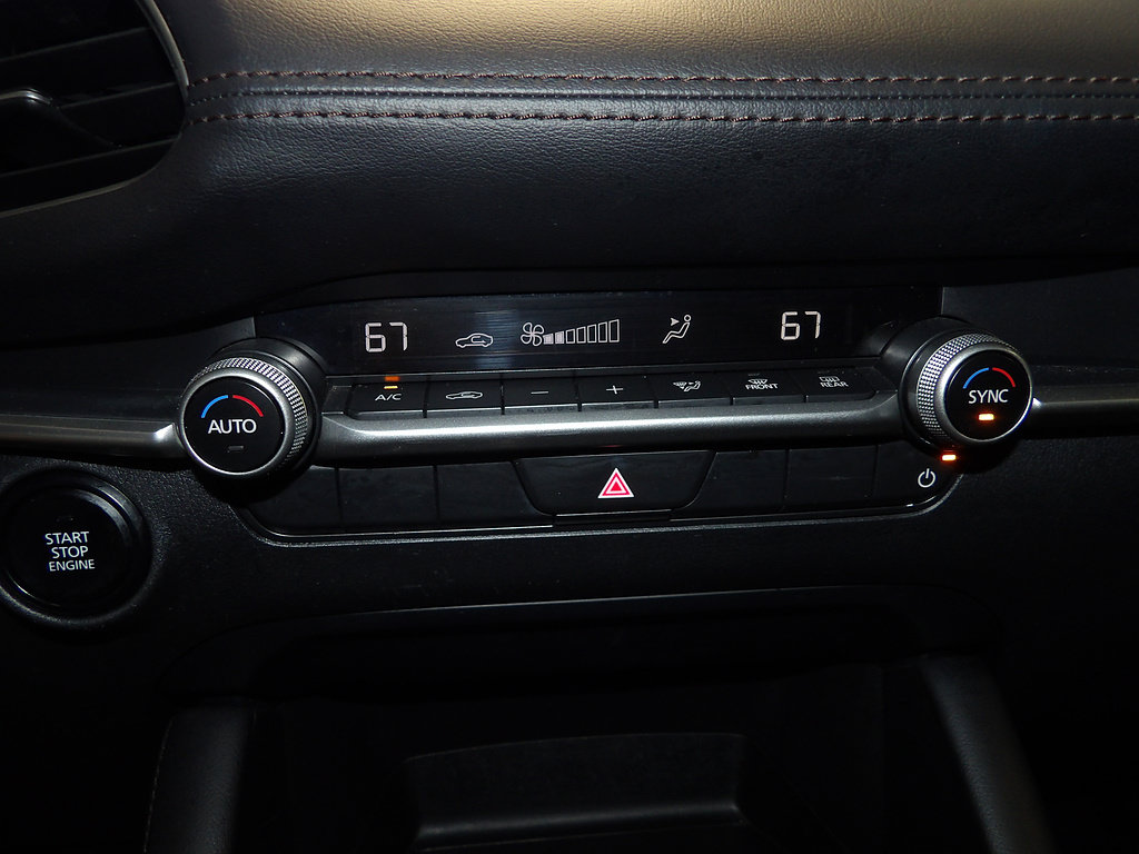 Certified 2025 MAZDA MAZDA3 s Sport FWD image 32