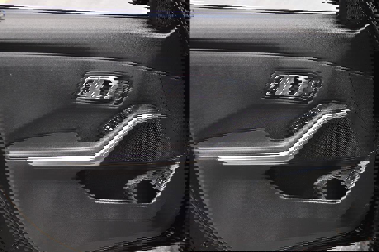 Used 2021 BMW 330i Sedan w/ Convenience Package image 9