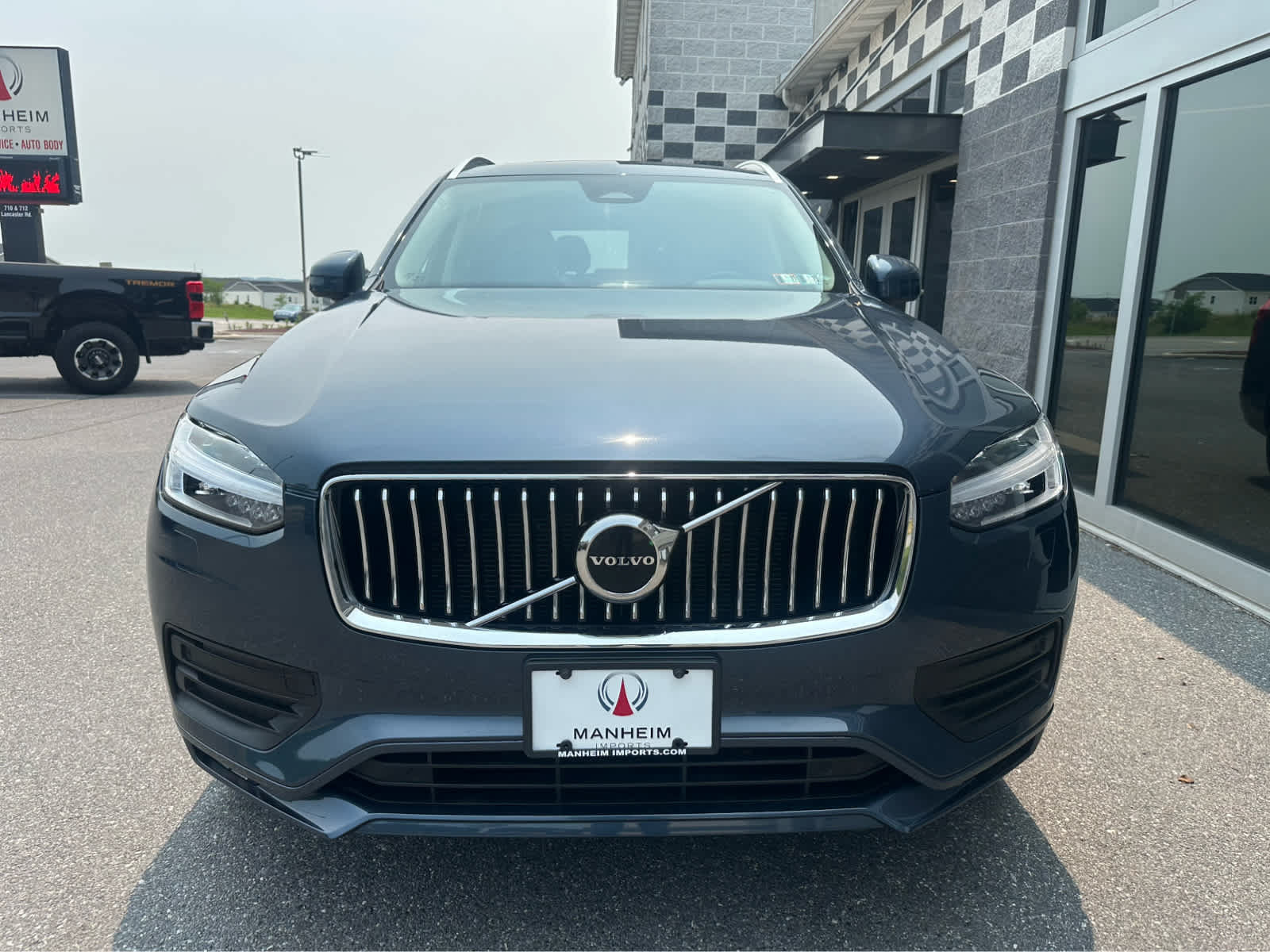 Used 2023 Volvo XC90 B5 Core w/ Protection Package Premier AWD/4WD image 3