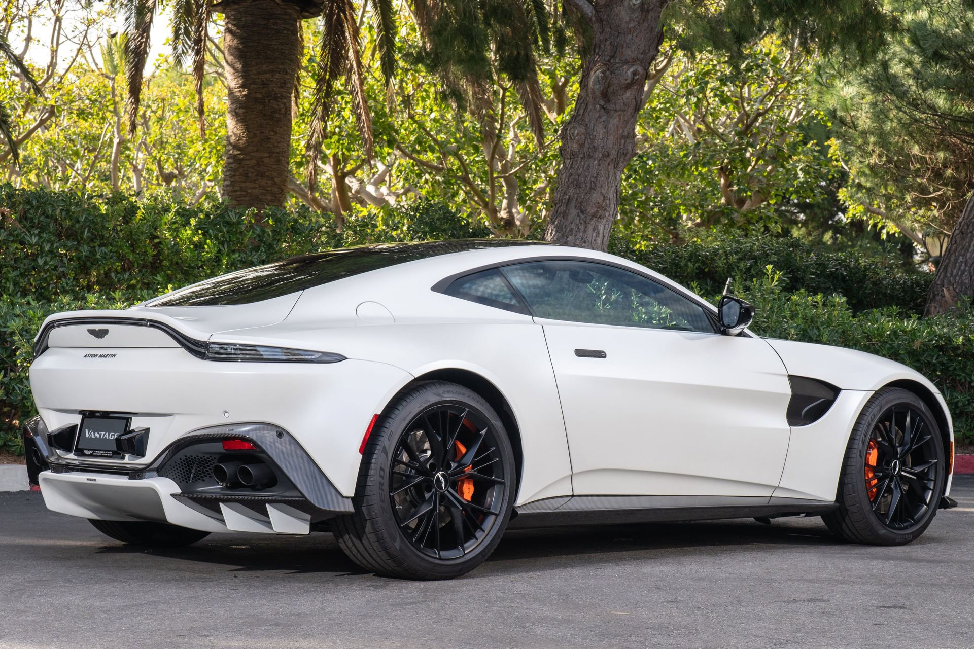 Used 2021 Aston Martin V8 Vantage Coupe RWD image 3