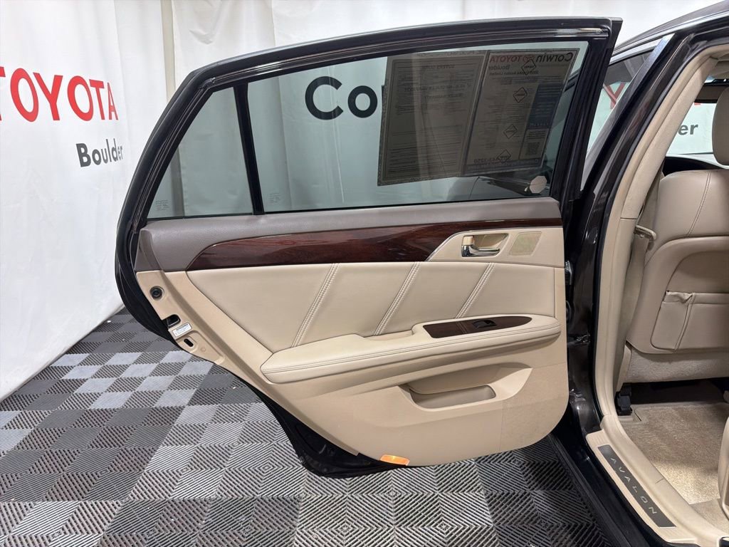 Used 2009 Toyota Avalon Limited FWD image 18