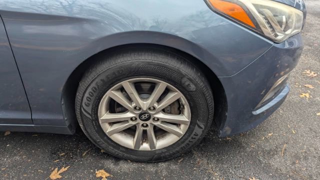 Used 2015 Hyundai Sonata SE image 11