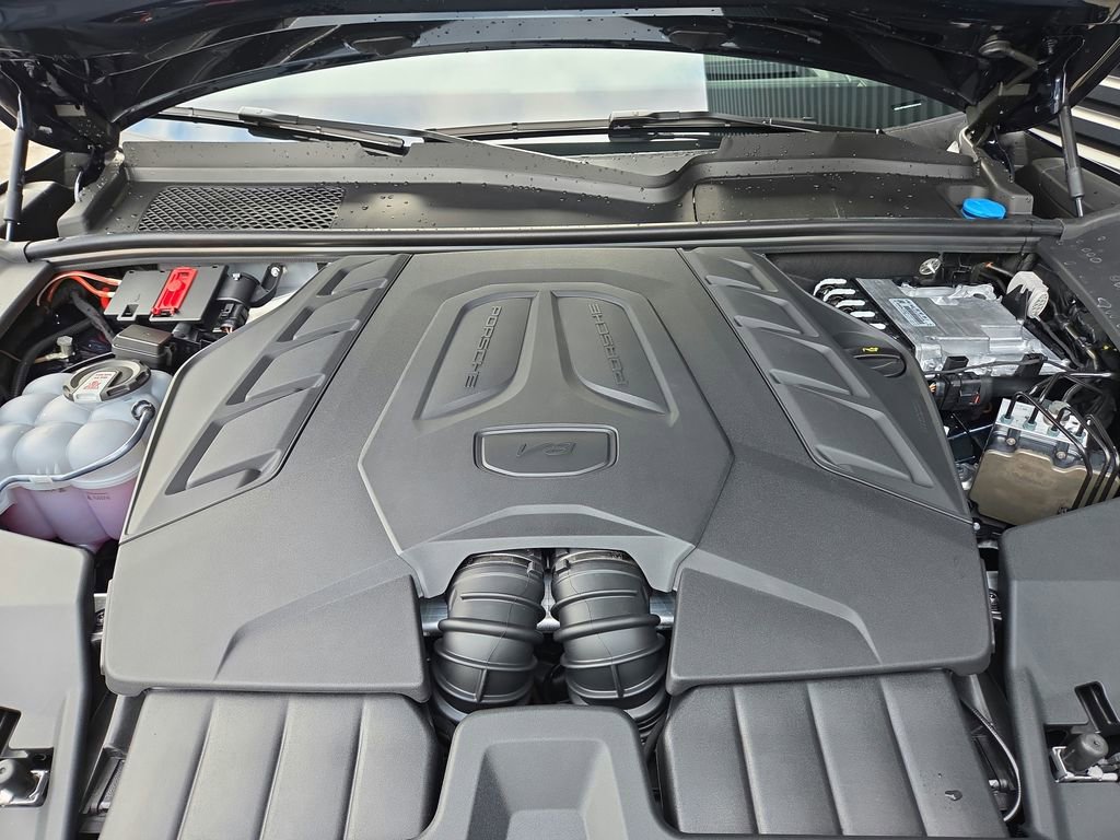 New 2026 Porsche Cayenne GTS AWD/4WD image 32