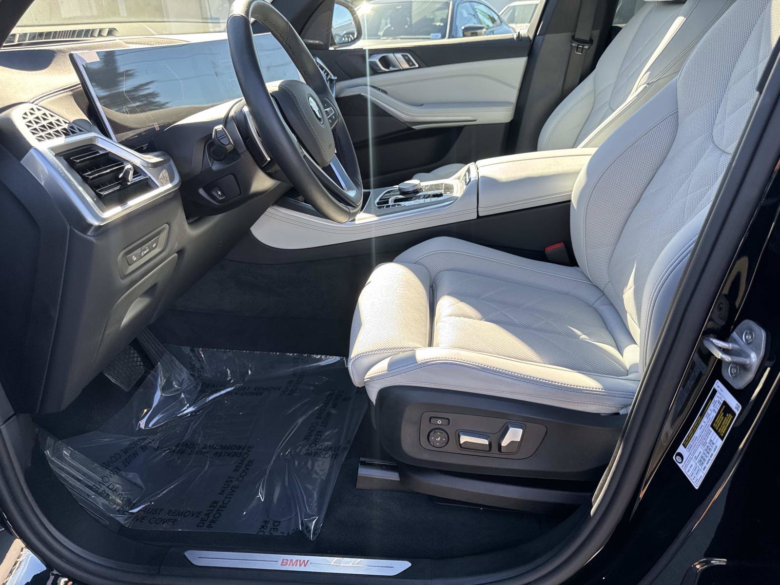 Used 2026 BMW X5 sDrive40i w/ Premium Package RWD image 14